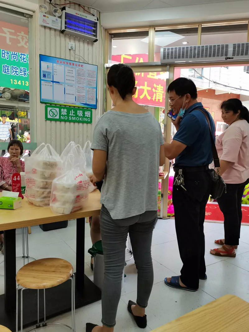 胃口福餃子云吞?hào)|方市場(chǎng)店開業(yè)，數(shù)百市民排隊(duì)嘗鮮